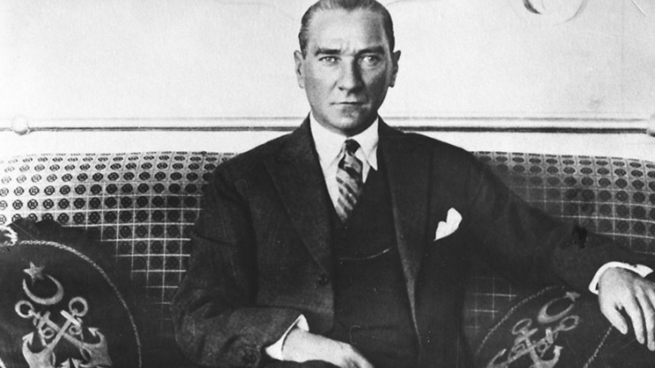 Büyük Önder Atatürk'ün ebediyete intikalinin 82'nci yılı