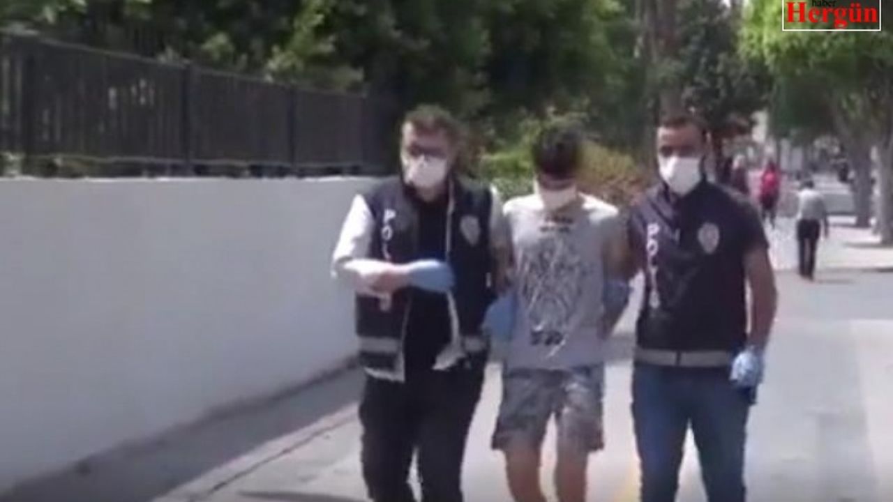 8 yaşındaki kardeşini 27 yerinden bıçakladı