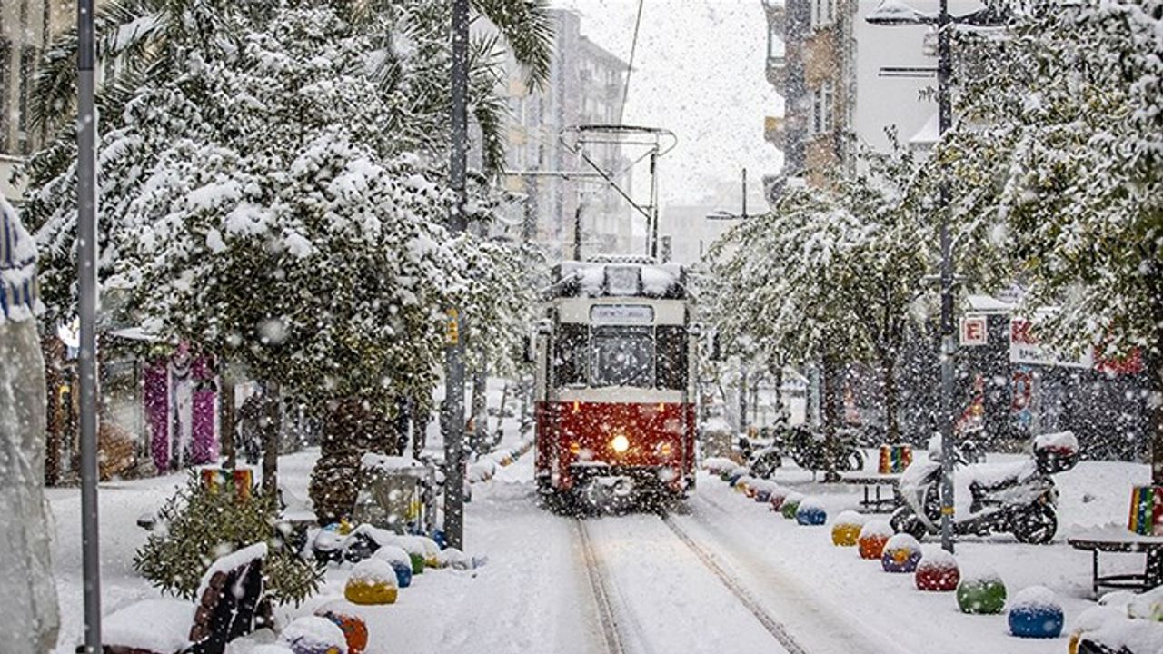 Sonunda İstanbul'a kar geliyor: İşte saati