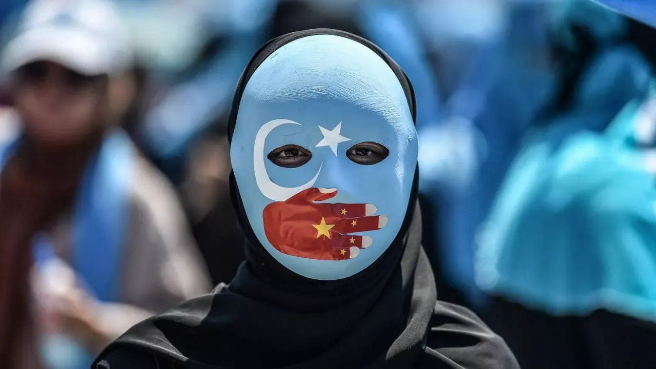AB ülkelerine sığınmak isteyen 5 Uygur Türkü Çin'e iade edilebilir!