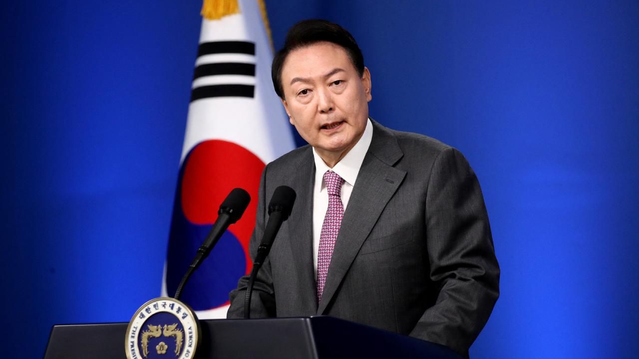 Güney Kore liderinden, seçim öncesi "Kuzey Kore" uyarısı