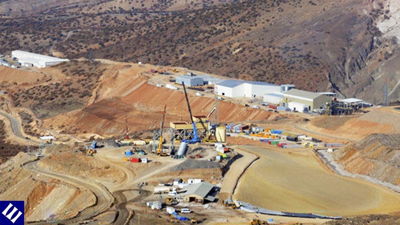 Erzincan'da maden sahasında toprak kayması!