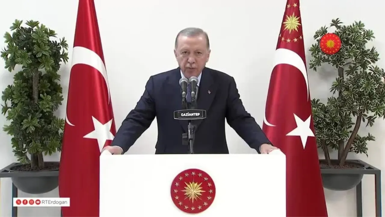 Cumhurbaşkanı Erdoğan'dan anahtar teslim töreni!