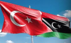 Filistinliler, Fransa'ya tepki olarak Türk bayrağı taşıdı