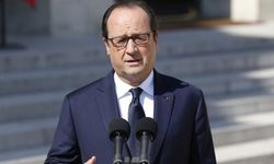 Fransa'nın eski lideri Hollande: Müslümanlarla teröristleri bir tutmayalım