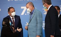 Safiye Teyzeden Erdoğan'a Çorap, Bayraktar'a Kucak