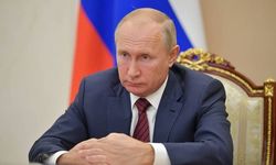 Putin üç bakanını görevden aldı