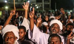 Sudanlı alimler Fransa Cumhurbaşkanı Macron'un İslam karşıtı açıklamalarını protesto etti