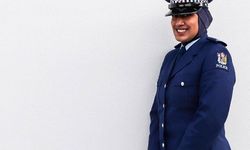 Yeni Zelanda'da Kadın Polisler Başörtüsü Takabilecek