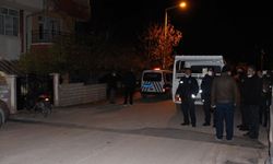 Dört aylık eşini boğazından bıçaklayarak öldürdü