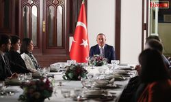 Çavuşoğlu, Umman’da Türk vatandaşları ile bir araya geldi