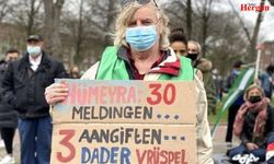 Hollanda'da  Türk kızıyla ilgili ırkçı söylemler protesto edildi