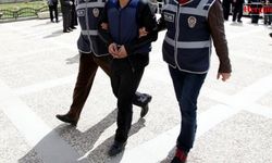 Yaşlı kadını dolandıran sahte polisler yakalandı!