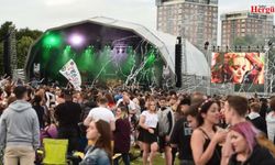 İngiltere'de pandemisiz festival!