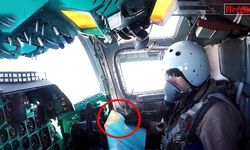 Rus savaş pilotunun elinde tuttuğu haritada Türkiye detayı