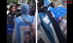 Doğu Türkistanlıların aile nöbetine polis müdahalesi!
