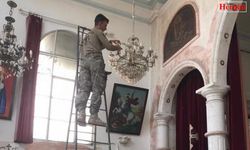 PKK/YPG'li Teröristlerin Yaktığı Kiliseyi Mehmetçik ONarıyor