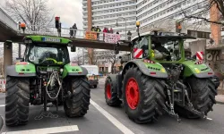 Alman çiftçilerden protesto