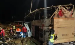 Mersin'de bariyerlere çarpan yolcu otobüsü takla attı! 9 ölü...
