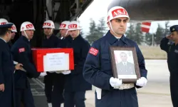 Şehit arkadaşının ardından göz yaşı döktü: Göz yaşlarını komutanı sildi