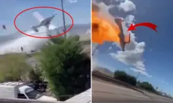 Elektrik direğine çarpan uçak alev alıp yere çakıldı!