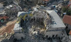 Türkiye'yi acıya boğan depremin üzerinden 1 yıl geçti!