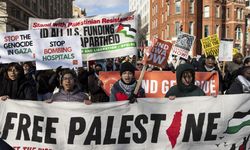 Washington'da binlerce kişi, Gazze için Kongre Binası'na yürüdü