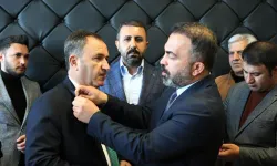 CHP'li başkan adayı AKP'ye katılarak partisinden istifa etti