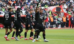 Beşiktaş, namağlup çeyrek finale yükseldi!