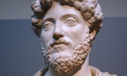 Türkiye’nin 65 yıldır peşinde olduğu Marcus Aurelius heykeli getiriliyor