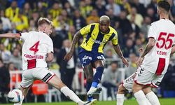 Samsunspor 10 kişi kaldığı dev maçta Fenerbahçe'den puan almasını bildi