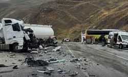 Van-Hakkari Karayolu’nda meydana gelen elim trafik kazasında çok sayıda ölü!