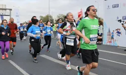 Yarı maraton yardımseverlikte de rekor kırdı