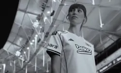 Beşiktaş'ın yeni sezon formaları resmen tanıtıldı!