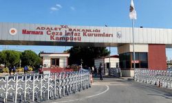 Beylikdüzü Belediye Başkanı Mehmet Murat Çalık, Silivri'den İzmir'e naklediliyor
