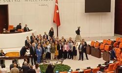 CHP'lilerin belediyelere yönelik operasyonları protesto etmesinin ardından TBMM Genel Kurulu kapandı
