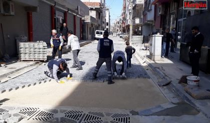 Akdeniz’de yol ve kaldırım çalışmaları kesintisiz sürüyor