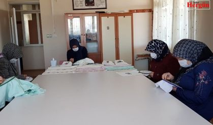 Kadınlar mesleki eğitim kursuyla altın bilezik sahibi oluyor