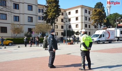 Polisten maske mesafe denetimi