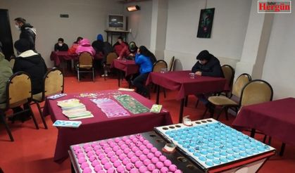 Tedbirleri hiçe sayarak kumar oynayan 236 kişi yakalandı