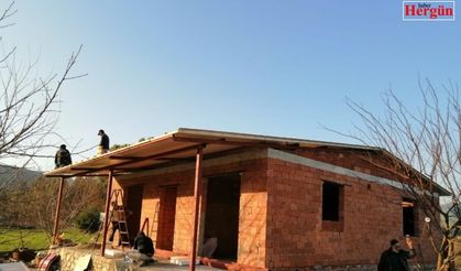 Yangında evleri kül olan çiftin, yeni evinin yapımına başlandı