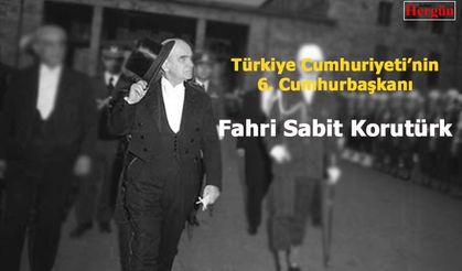 Fotoğraflarla Fahri Korutürk