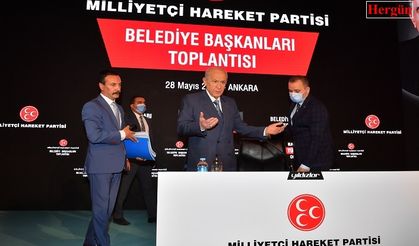 Bahçeli MHP'li belediye başkanları ile bir araya geldi