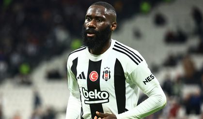 Beşiktaş'a yıldız isimden kötü haber!