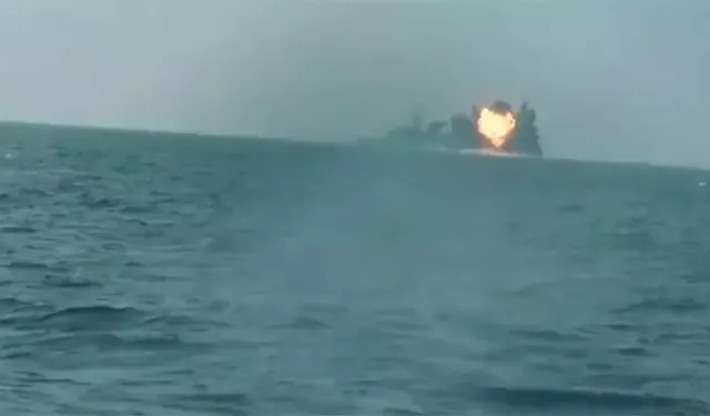 İsrail gemisi vuruldu!