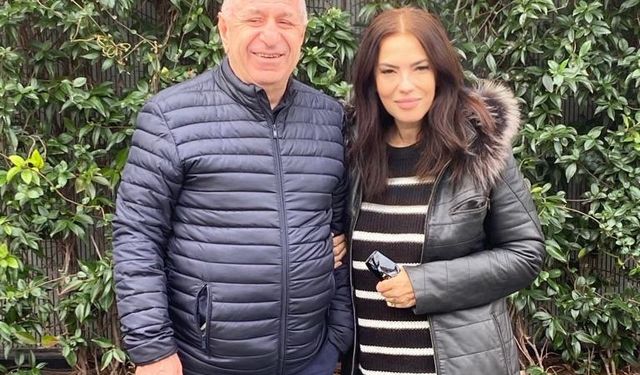 Ünlü şarkıcı Zafer Partisi’ne katıldı