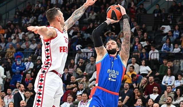 Anadolu Efes Monaco’ya 81-69 mağlup oldu