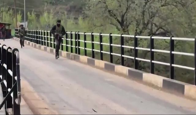 Hindistan yönetimindeki Keşmir'de turistlere yönelik silahlı bir saldırı