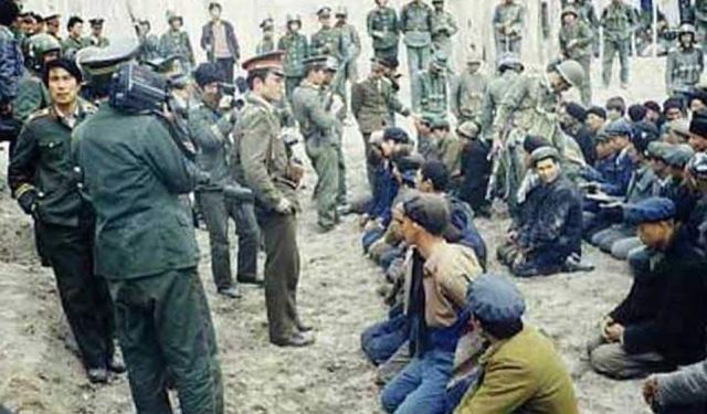 Uygur Hareketi ÇKP rejiminin Doğu Türkistan Barın Kasabasında katlettiği Uygur Türkleri için adalet istiyor!