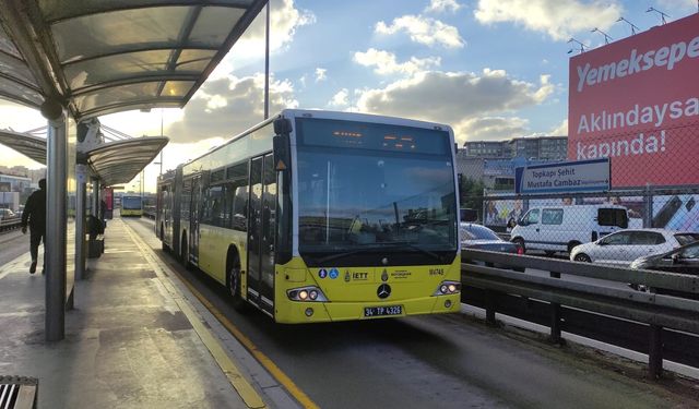 Haramidere'de iki metrobüs çarpıştı ölü ve yaralılar var